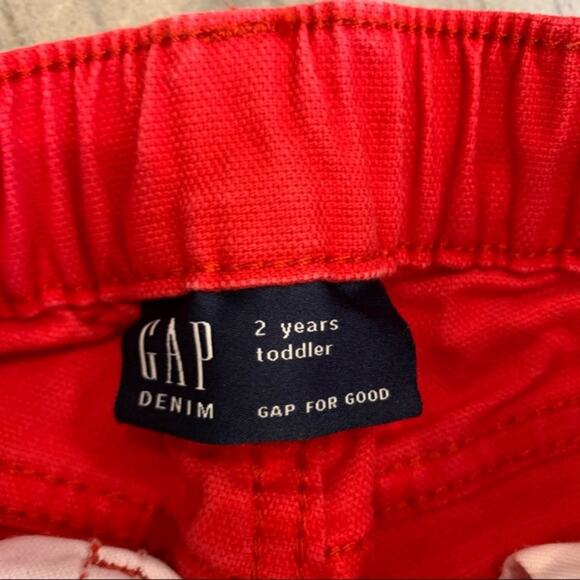 GAP Toddler Red Denim Cut Off Shorts - Picture 6 of 9